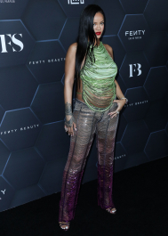 HOLLYWOOD, LOS ANGELES, CALIFORNIA, USA - FEBRUARY 11: Fenty Beauty And Fenty Skin Celebration Hosted By Rihanna held at Goya Studios on February 11, 2022 in Hollywood, Los Angeles, California, United States. (Photo by Xavier Collin/Image Press Agency)  Pictured: Rihanna,Robyn Rihanna Fenty NH
Ref: SPL5289285 110222 NON-EXCLUSIVE
Picture by: Xavier Collin/Image Press Agency/Splash News / SplashNews.com  Splash News and Pictures
USA: +1 310-525-5808
London: +44 (0)20 8126 1009
Berlin: +49 175 3764 166
photodesk@splashnews.com  World Rights, No Austria Rights, No Germany Rights, No Italy Rights, No Switzerland Rights