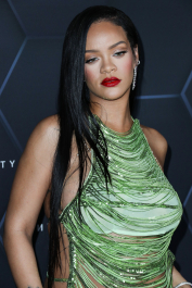 HOLLYWOOD, LOS ANGELES, CALIFORNIA, USA - FEBRUARY 11: Fenty Beauty And Fenty Skin Celebration Hosted By Rihanna held at Goya Studios on February 11, 2022 in Hollywood, Los Angeles, California, United States. (Photo by Xavier Collin/Image Press Agency)  Pictured: Rihanna,Robyn Rihanna Fenty NH
Ref: SPL5289285 110222 NON-EXCLUSIVE
Picture by: Xavier Collin/Image Press Agency/Splash News / SplashNews.com  Splash News and Pictures
USA: +1 310-525-5808
London: +44 (0)20 8126 1009
Berlin: +49 175 3764 166
photodesk@splashnews.com  World Rights, No Austria Rights, No Germany Rights, No Italy Rights, No Switzerland Rights