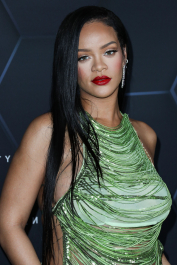 HOLLYWOOD, LOS ANGELES, CALIFORNIA, USA - FEBRUARY 11: Fenty Beauty And Fenty Skin Celebration Hosted By Rihanna held at Goya Studios on February 11, 2022 in Hollywood, Los Angeles, California, United States. (Photo by Xavier Collin/Image Press Agency)  Pictured: Rihanna,Robyn Rihanna Fenty NH
Ref: SPL5289285 110222 NON-EXCLUSIVE
Picture by: Xavier Collin/Image Press Agency/Splash News / SplashNews.com  Splash News and Pictures
USA: +1 310-525-5808
London: +44 (0)20 8126 1009
Berlin: +49 175 3764 166
photodesk@splashnews.com  World Rights, No Austria Rights, No Germany Rights, No Italy Rights, No Switzerland Rights