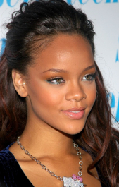 2023-12-27_08-43-07.314Z_08_rihanna_fenty_009