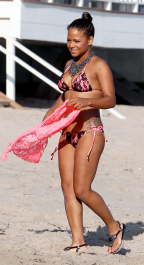 23000_KUGELSCHREIBER_Christina_Milian_hangs_out_on_the_beach_with_friends_adds6_122_907lo