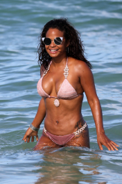 46824004_46820438_christina-milian-tight-body-in-a-bikini-at-the-beach-in-miami-18-scaled