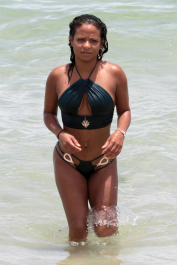 47715275_christina-milian-emerald-bikini-on-the-beach-in-miami-25.jpg.4ce03ab2b7afce32e6d8e90dad9e7bd1-scaled