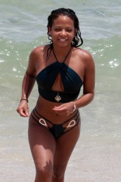 47715311_christina-milian-emerald-bikini-on-the-beach-in-miami-46.jpg.591b00d3b9cb0c74ca4fee9f845c4dd5-scaled