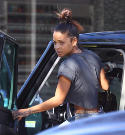 57790151_hqcelebcorner-57786611.jpg.5ffab776404e3cf4bdad174284c27be4