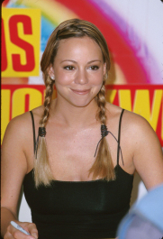 Mariah-Carey-in-Store-3