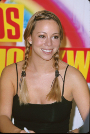 Mariah-Carey-in-Store-4